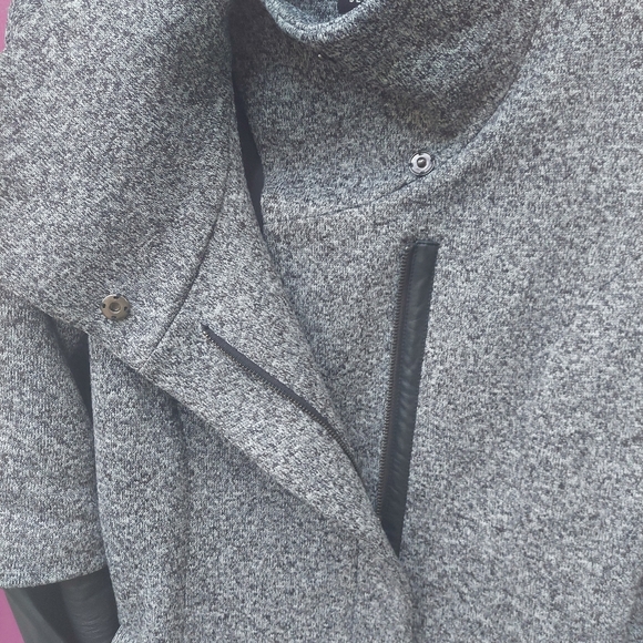 XL JESSICA Fall-Winter fabric coat with vegan leather on sleeves. - Picture 3 of 7